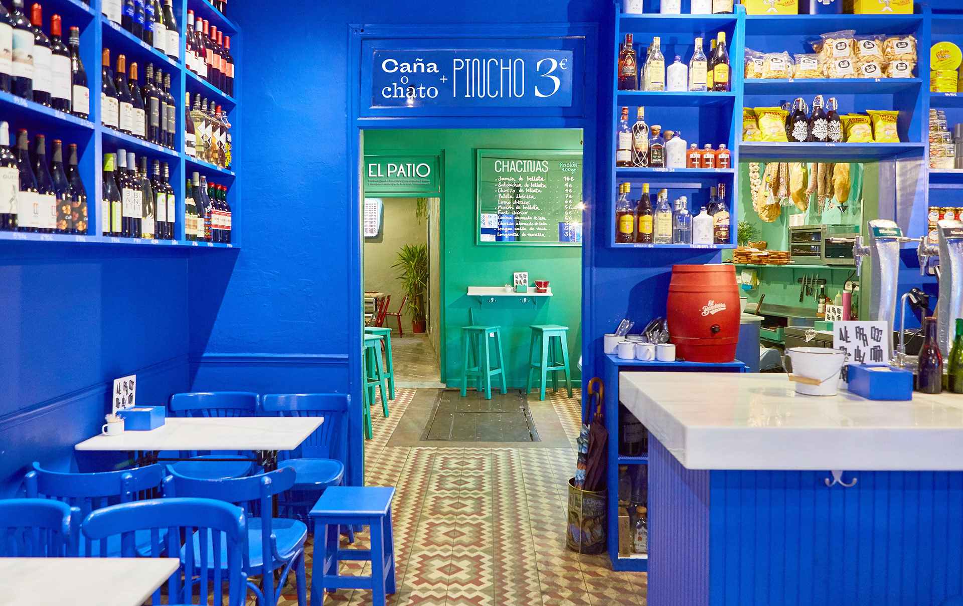 thiết kế nội thất nhà hàng theo phong cách color block